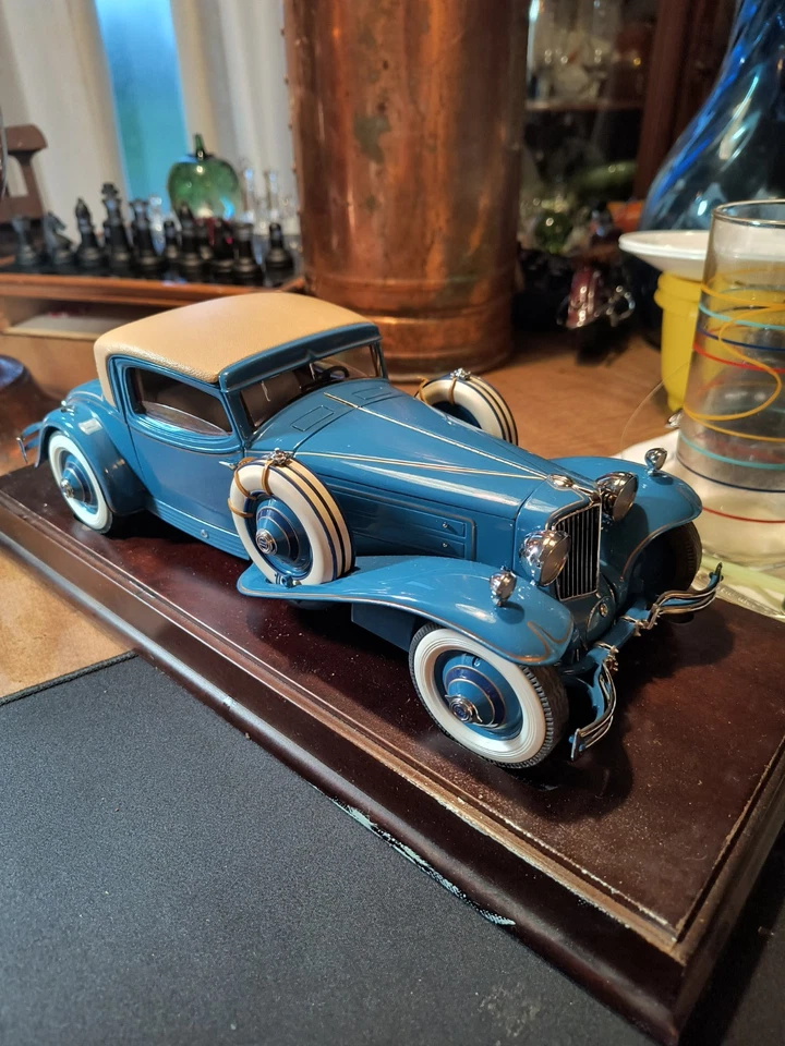 Danbury Mint: 1929 CORD L29 Special Coupe Blue 1:16 Scale - Image 3 of 4