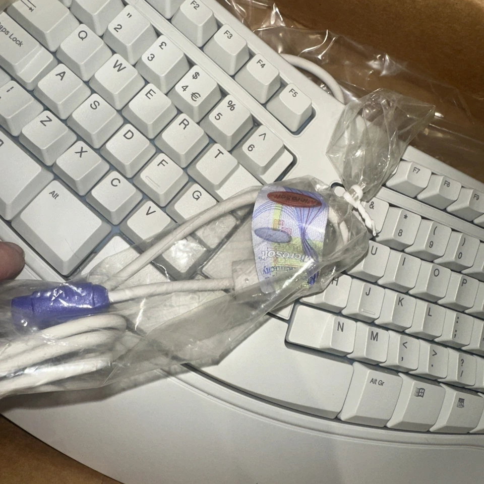 Microsoft Natural Keyboard Elite Ergonomic Brand New in Original Box  - Image 4 of 4