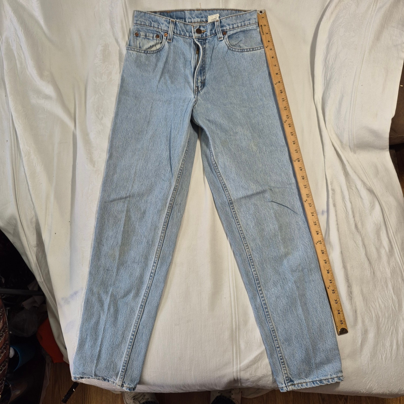VTG LEVIS 550 JEANS RELAXED FIT TAPERED LEG SIXE 8 MEDIUM 28x30 MADE IN CANADA