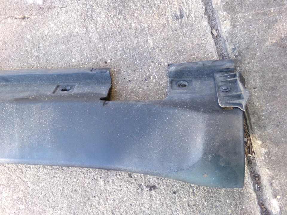 Panel basculante faldón derecho A 1646900240 06-11 Mercedes Benz W164 ML350 ML500 Foto 2 de 4