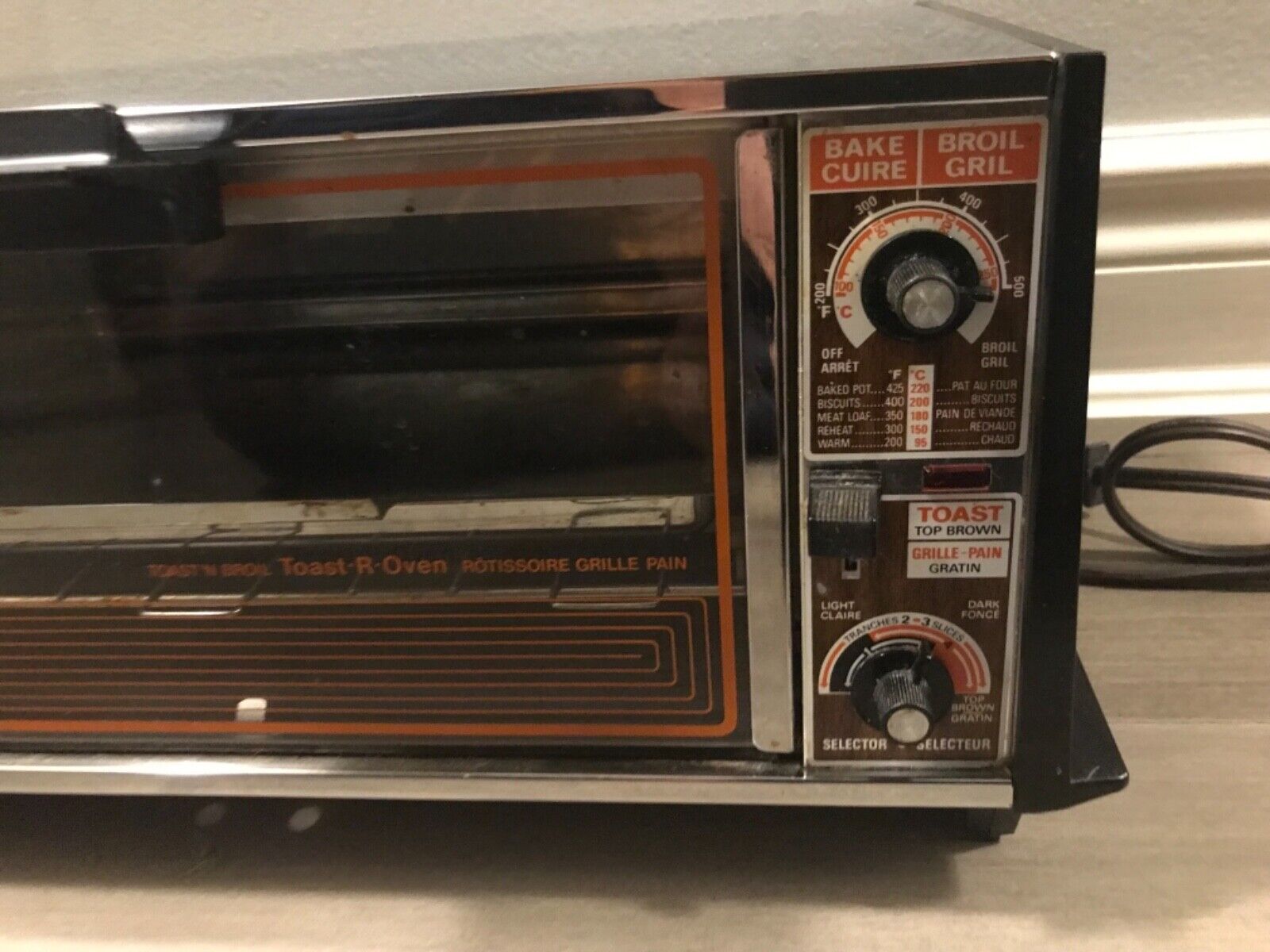 Vintage GE Electric Toaster Oven Toast-R-Oven Made in the USA Model A1T50