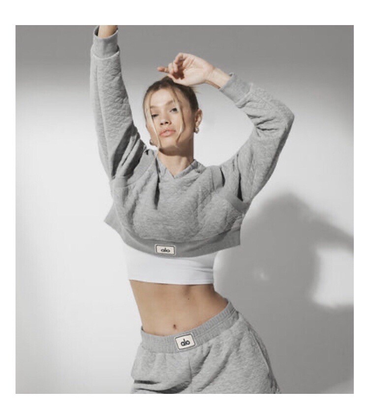 Alo Yoga Quilted Cropped Arena Hoodie Athletic Heather Grey
