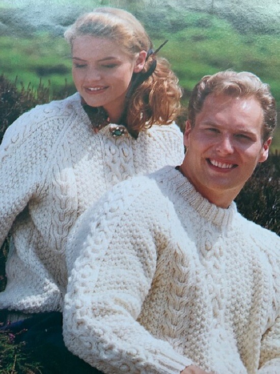 FS002 KNITTING PATTERN LADIES MEN'S ARAN RAGLAN SLEEVE SWEATER