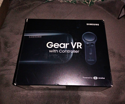 Samsung Gear VR Smartphone Headset w/ Controller 101° FOV 6.2in Black