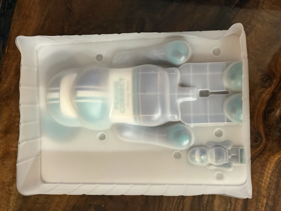 PERIOD CORRECT BE@RBRICK BEARBRICK 100% & 400% LIMITED HOT WHEELS Medicom - Image 4 of 4