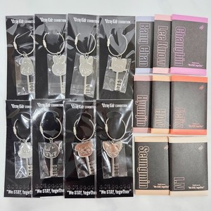 POPUP Hyunjin ネックレス StrayKids celebrATE PRE-ORDER Stray Kids World Tour dominATE : celebrATE Pop-Up Store