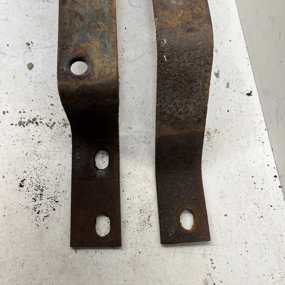 Soportes de parachoques trasero 63-78 Jeep Cherokee SJ Wagoneer OEM j10 j20 Foto 2 de 4