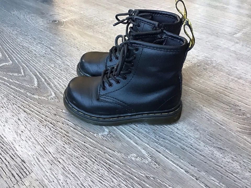 Dr Martens - AirWair 黑色柔软靴 - Brooklee - 学步儿童 8 码侧拉链 — 第 4/4 张图片