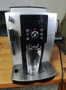 De'Longhi ECAM24.210.SB Kaffeevollautomat silber DEFEKT zum Reparieren