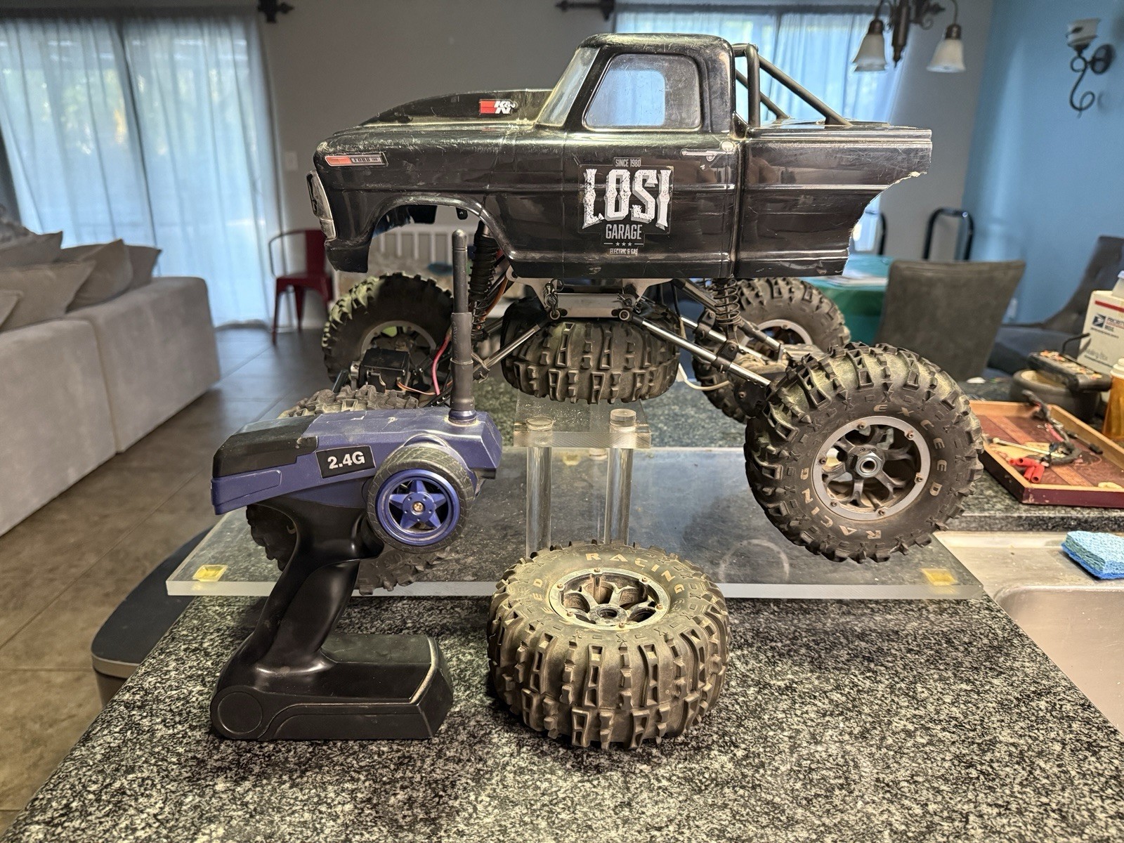 Exceed MAD Torque 1/8 Rock Crawler!! Dual Motor ! RUNS! Smal