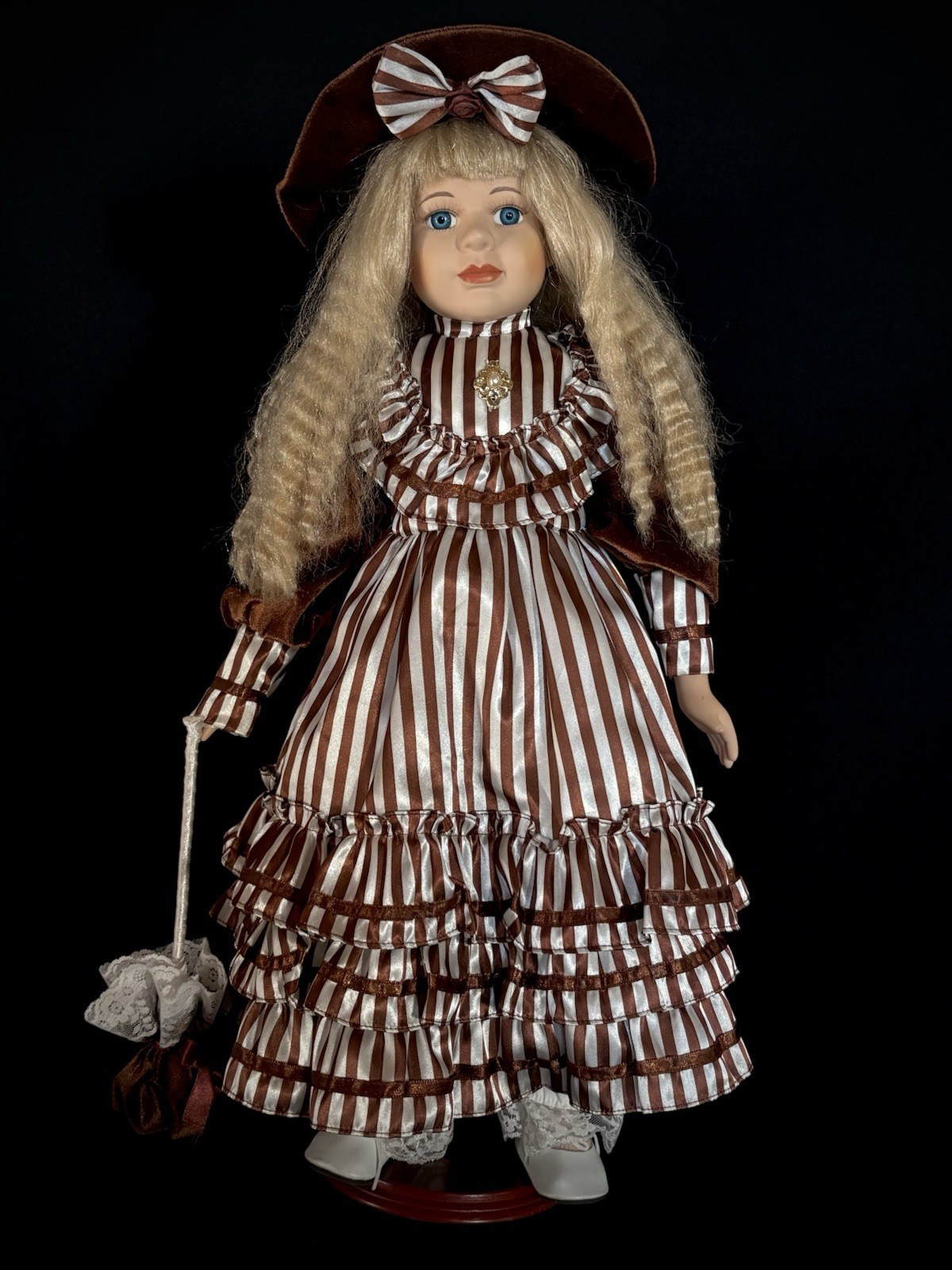 Haunted Doll 21" - KENDRA, Age 16, Neutral **ACTIVE** Social