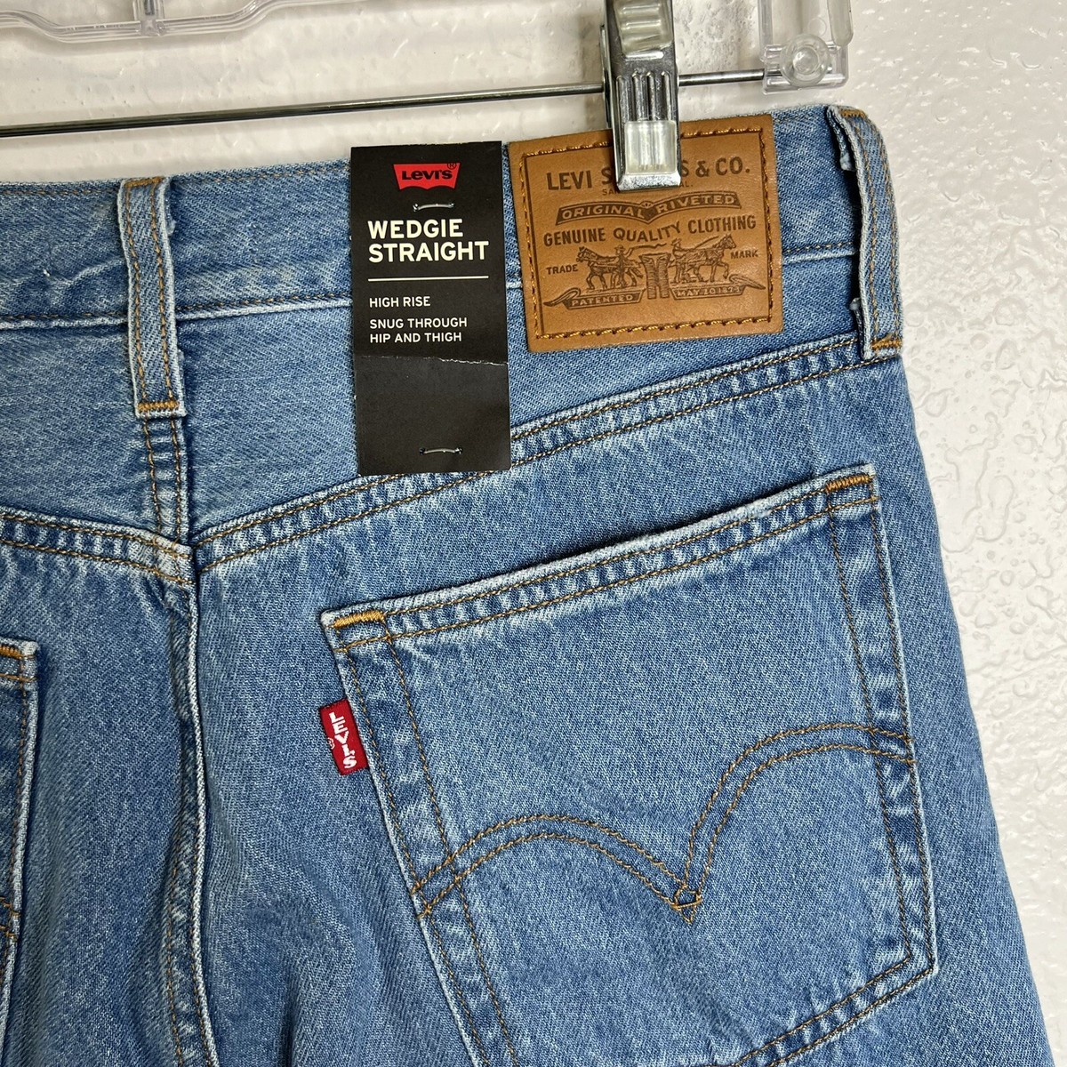 Levi's Jeans Women 27 Wedgie Straight High Rise Distressed button