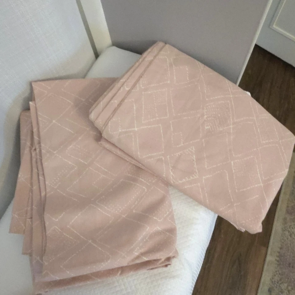 2 paneles de cortina West Elm pestañas ocultas cuadrados fragmentados rosa polvorienta 48x96 algodón Foto 2 de 4