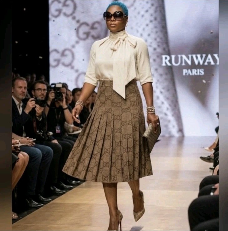 Gucci Beige-Brown GG Monogram Pleated ALine Skirt w/GUCCI Garment