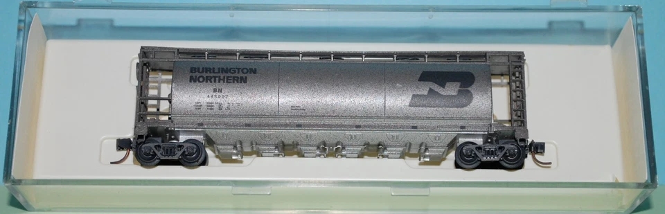 Delaware Valley N Scale-BN 6 bay Cylindrical Hopper car # 445007 - Image 2 of 4