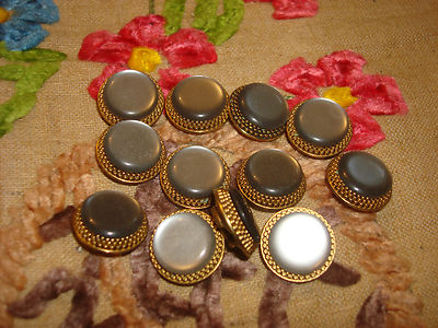 Lot De Boutons Anciens Mercerie - Doré Et Rouge, Vintage, Occasion (environ 870 Pièces ?)