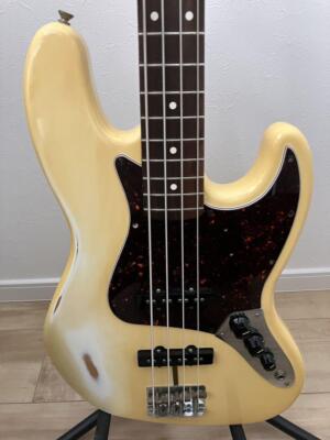ベース Fender USA AmericanVintage '62 Jazz Bass s-l400.jpg