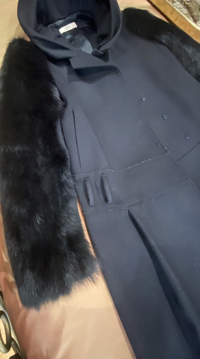 PRADA 100% AUTHENTIC RARE VINTAGE BLACK RUNWAY COAT WITH FUR PRADA 100% AUTHENTIC RARE VINTAGE BLACK RUNWAY COAT WITH FUR