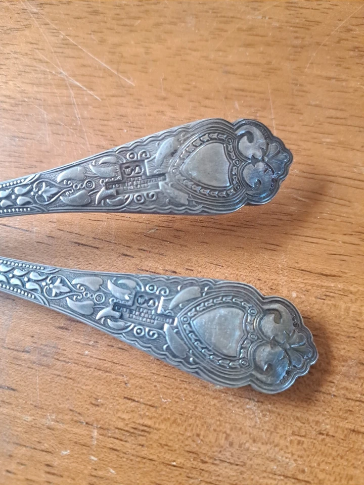 Cucharas para servir antiguas enchapadas con marca William Adams Kings Sheffield Foto 2 de 4