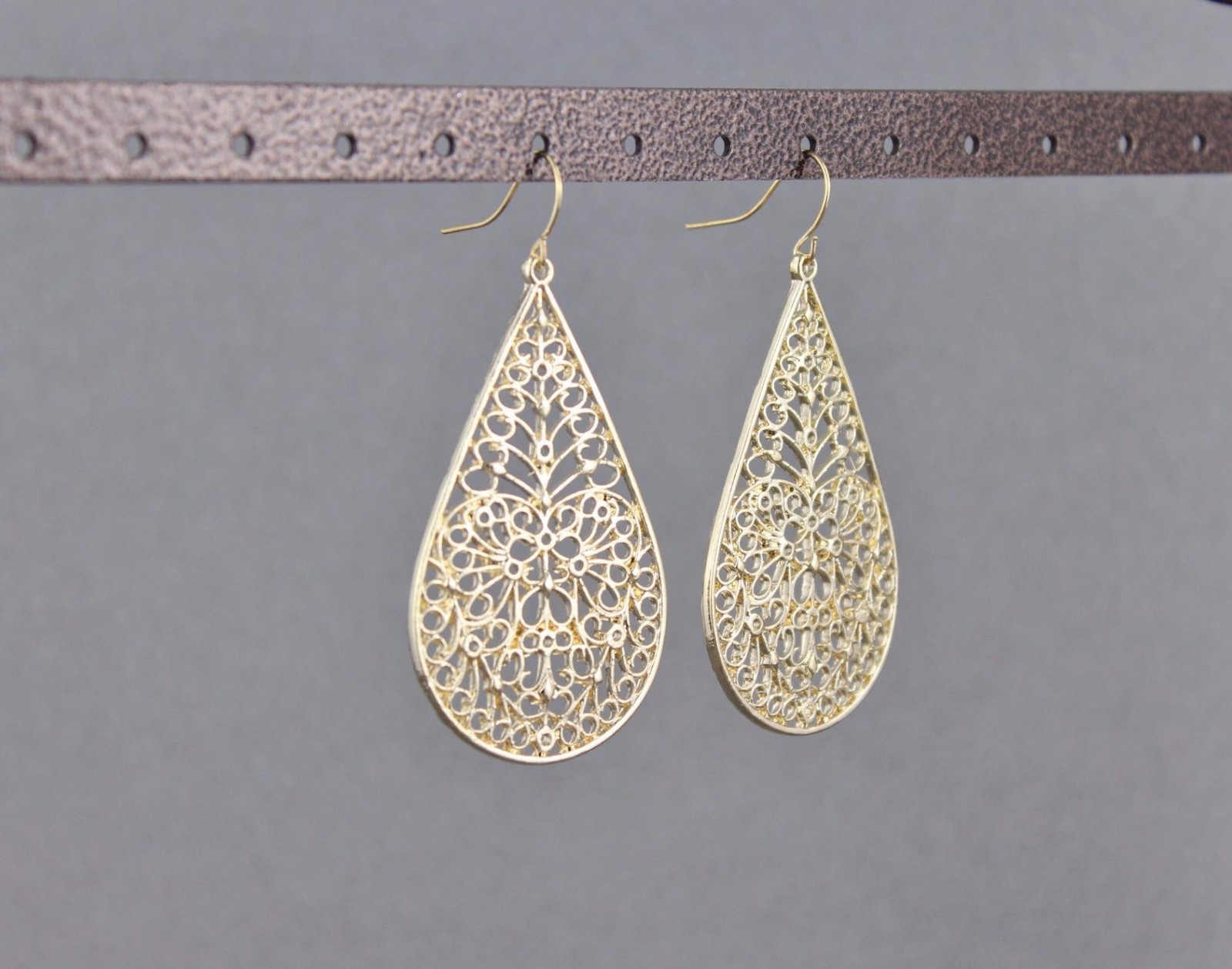 Gold teardrop earrings dangle cut out filigree scroll oval 2.5