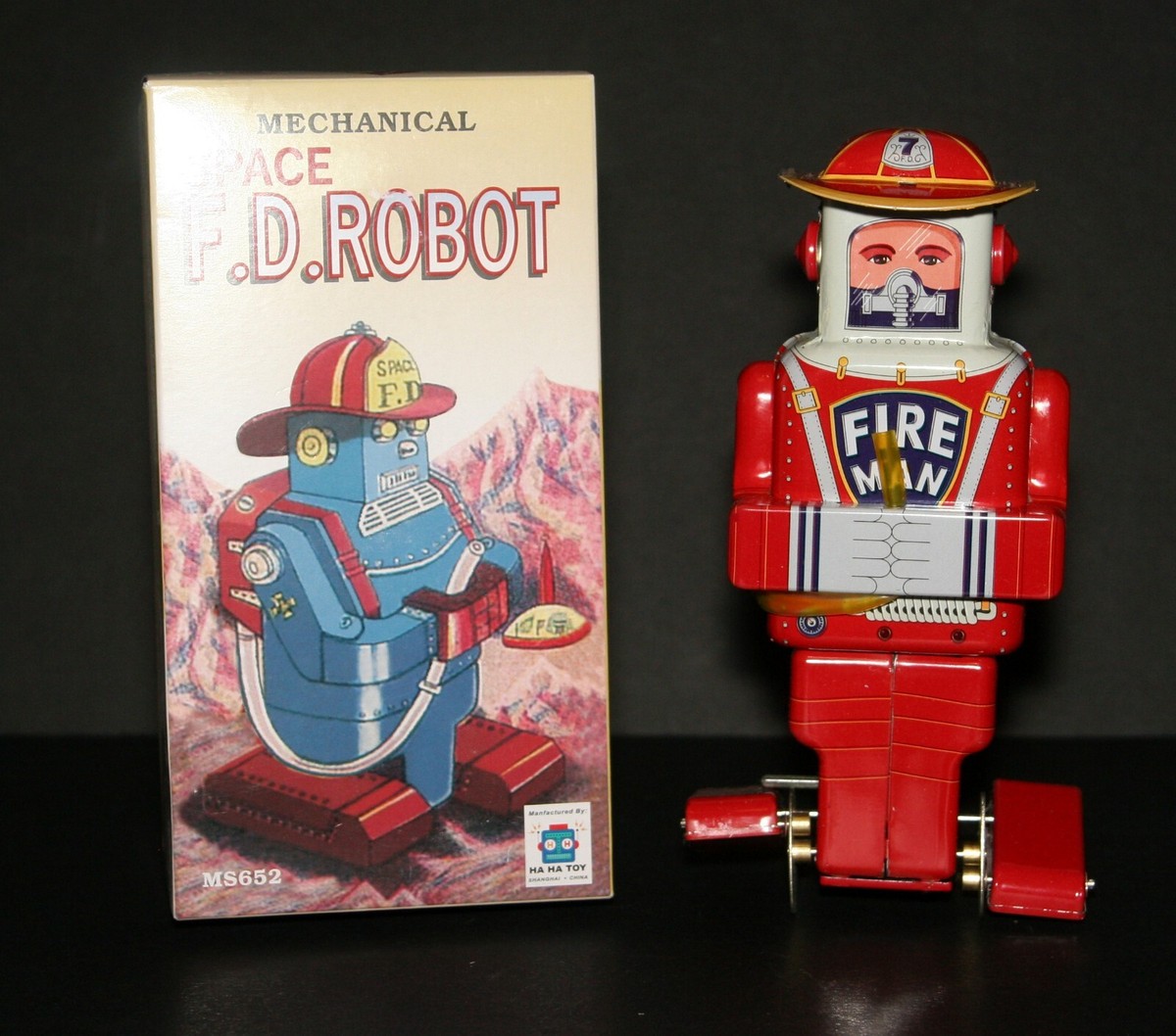 HA HA TOYS MS 652, MECHANICAL SPACE FIRE MAN ROBOT, 7 1/2