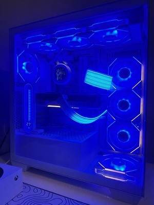 High End Desktop Gaming PC Ryzen 7 9700x 5070 ti