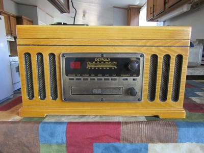 Detrola KM837 Stereo Record Player Cassette CD AM FM Radio CD door stuck