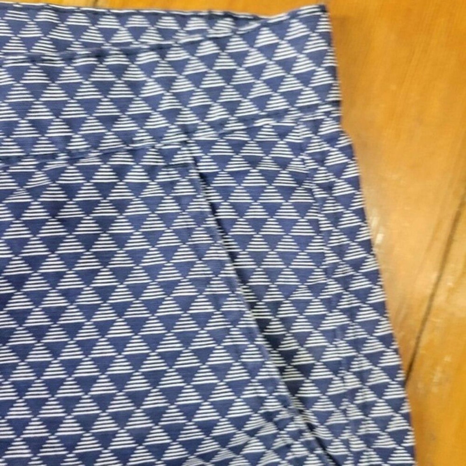 Gap Flat Front Geometric Triangle Shorts Size 10R… - image 4
