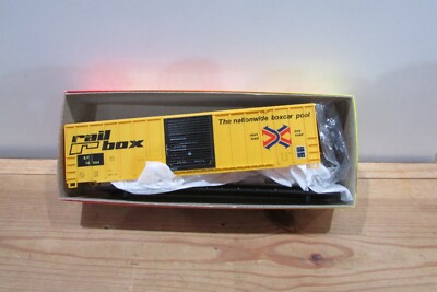 HO Scale Roundhouse 01974 50' FMC Box Car Single Door Railbox-SP Remark C0399