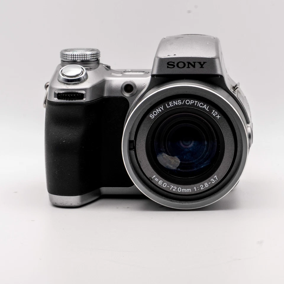 Cámara puente digital Sony DSC H1 solo para repuestos o reparaciones Foto 2 de 4