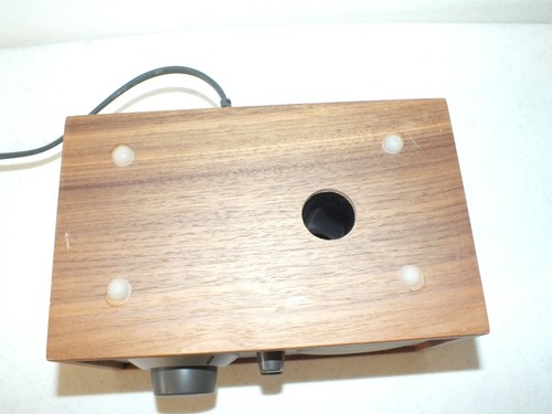 Tivoli Audio Henry Kloss und Tom DeVesto Model One AM/FM AUX Radio Nussbaum - Bild 9 von 10