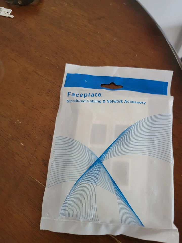 4 Ports Data Faceplate - Image 2 of 2