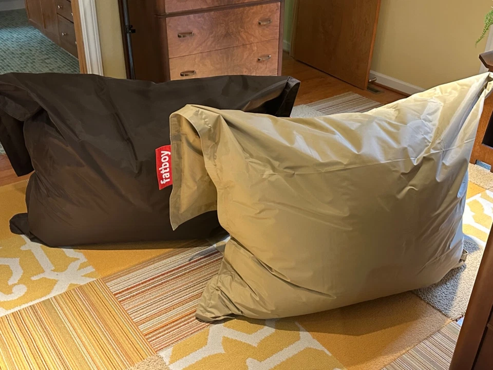 *Dos (2) SILLAS FATBOY ORIGINALES BOLSA FRIJOL COLOR TOSTADO Y MARRÓN OSCURO Foto 2 de 4