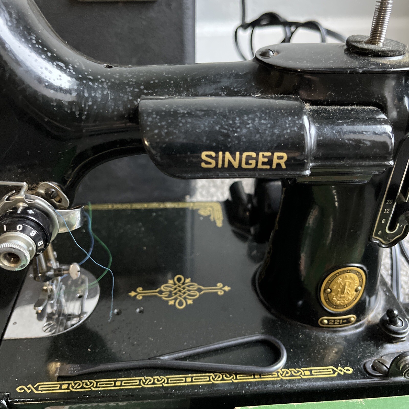 Vtg Singer 2211 Portable Featherweight Sewing Machine Case