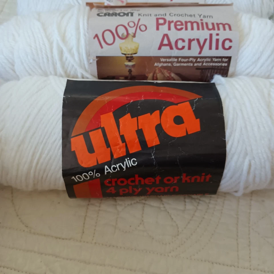 Mixed Lot of 8 Assorted White Vtg Acrylic Worsted Weight #4 Yarn 3oz-4oz Skeins - Image 4 of 4