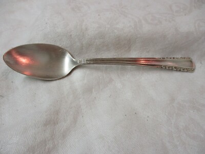 Vintage 1951 IS Holmes Edwards Inlaid Silver plate Teaspoon May Queen