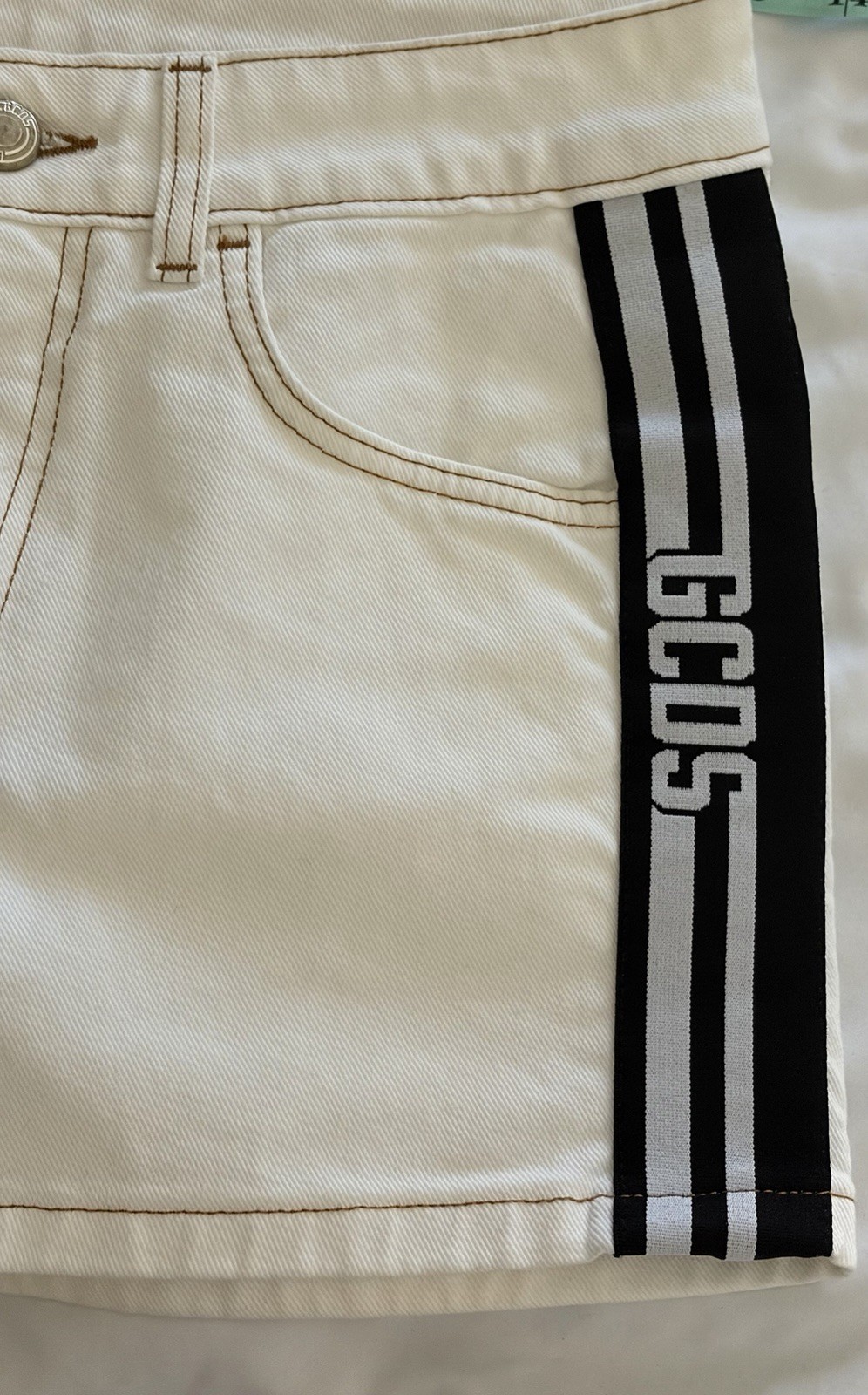GCDS Women’s Cream 2” Denim Logo Jean Shorts Size Small Rare Made In Italy