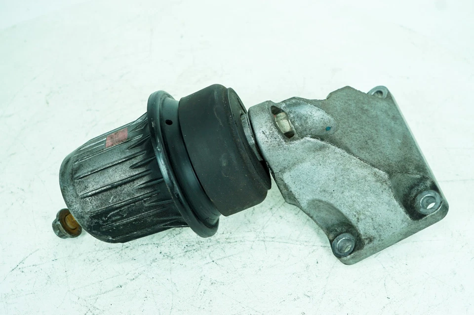 06-08 Soporte de montaje del motor pasajero derecho Lexus IS250 IS350 OEM 12361-3120 1042 Foto 3 de 4