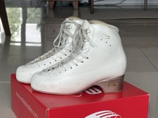 Edea Overture Figure Skates Size 255 boots only White pre-owned ice skates