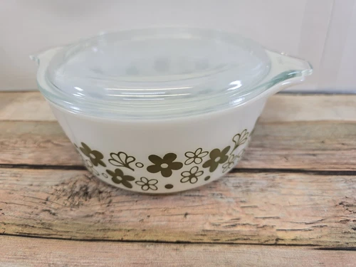 Vtg Pyrex Spring Blossom Crazy Daisy 1 1/2 pt Casserole Dish 472 ~ WITH Lid
