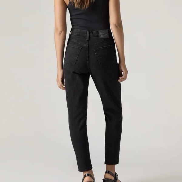 Levi’s Black High Waisted Mom Jeans Size 25 X 26 Cropped Straight Leg