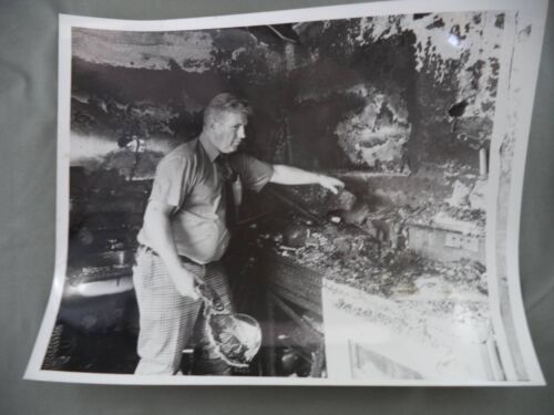 Vintage B&W Victoria B.C. Newspaper Photo Jim Ryan Man in a Burned Kitchen Fire - Picture 1 of 3
