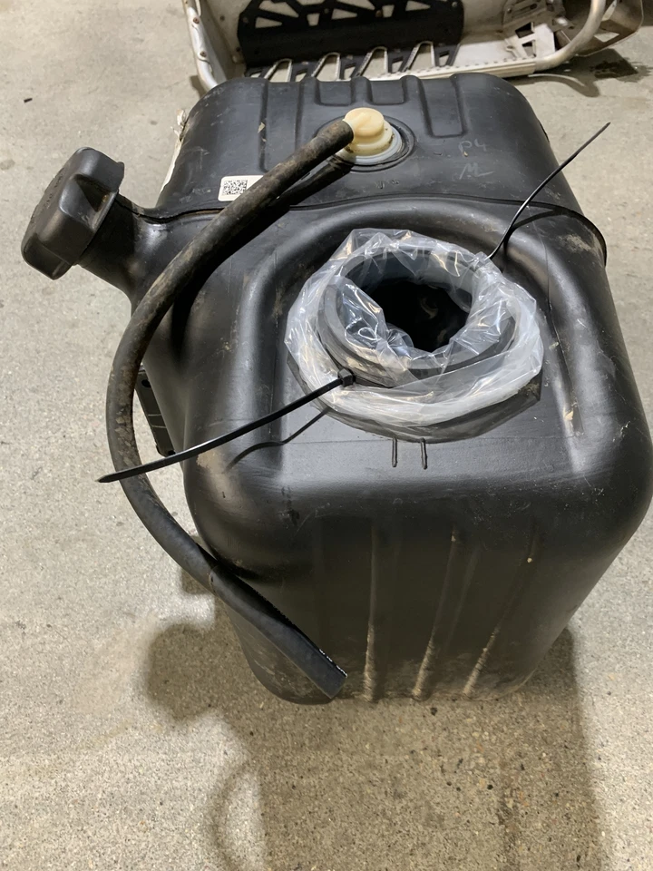 ASM., TANQUE DE COMBUSTIBLE - 2015 Polaris Ranger 570 51735 Foto 2 de 4