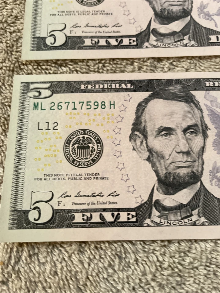 3 - $5 Dollar Federal Reserve Notes Consecutive Serial Numbers Uncirculated  64 - Image 2 of 4
