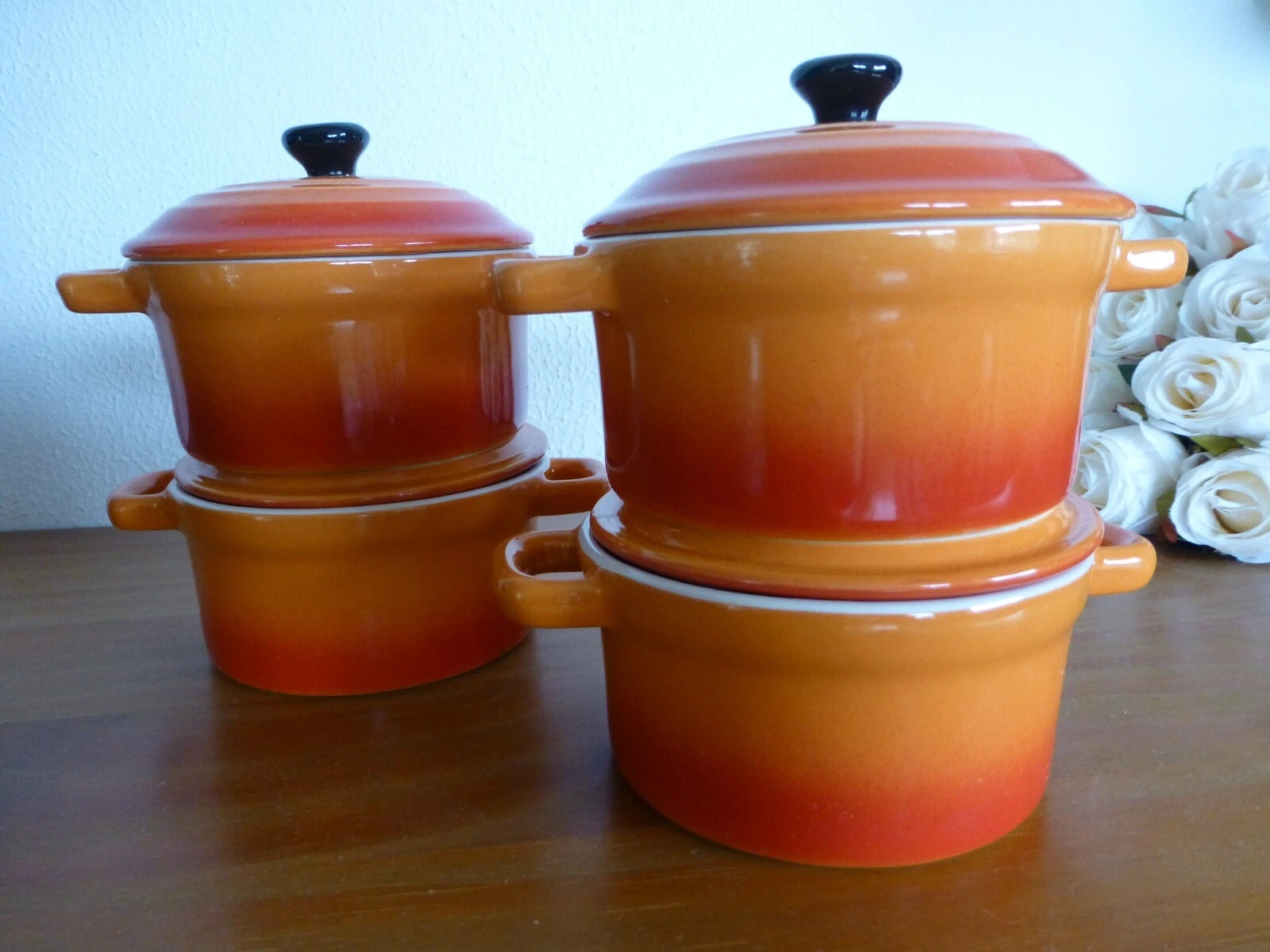 Stoneware, 4 small oven bowl with lid, dia 9 cm. Orange