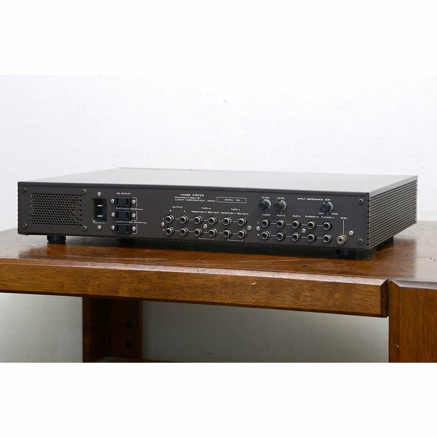 LUXKIT A3032 Vacuum tube control amplifier preamplifier LUXKIT A3032 Vacuum tube control amplifier preamplifier