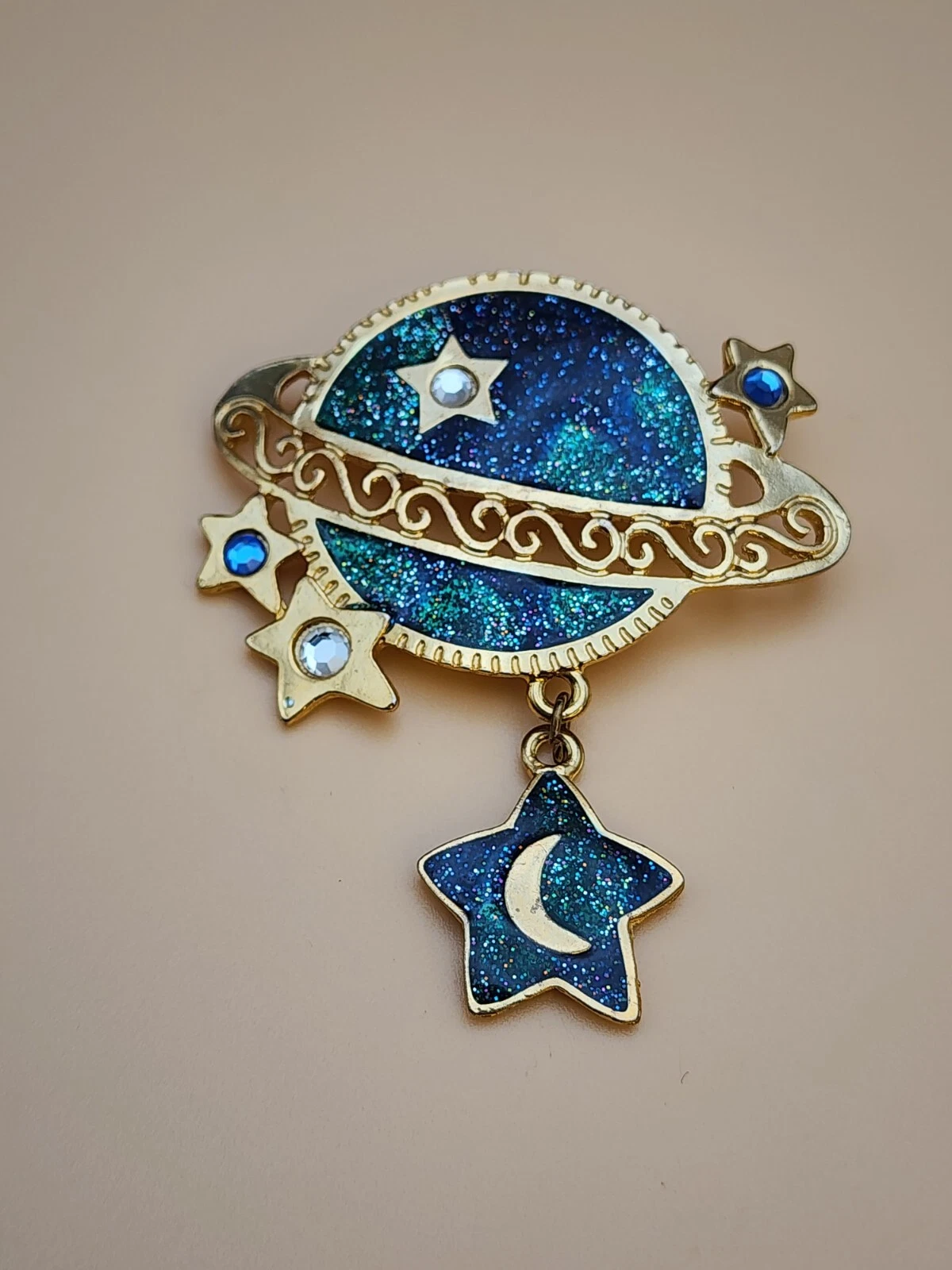 NEWPRO Signed Ringed Planet & Dangly Stars Blue Enamel Gold Tone Brooch Pin