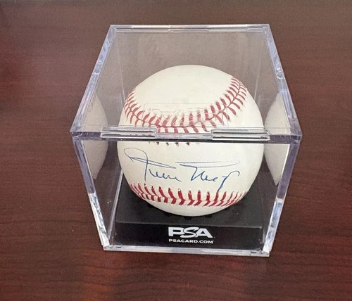 Willie Mays San Francisco Giants Autographed ONL Baseball PSA/DNA