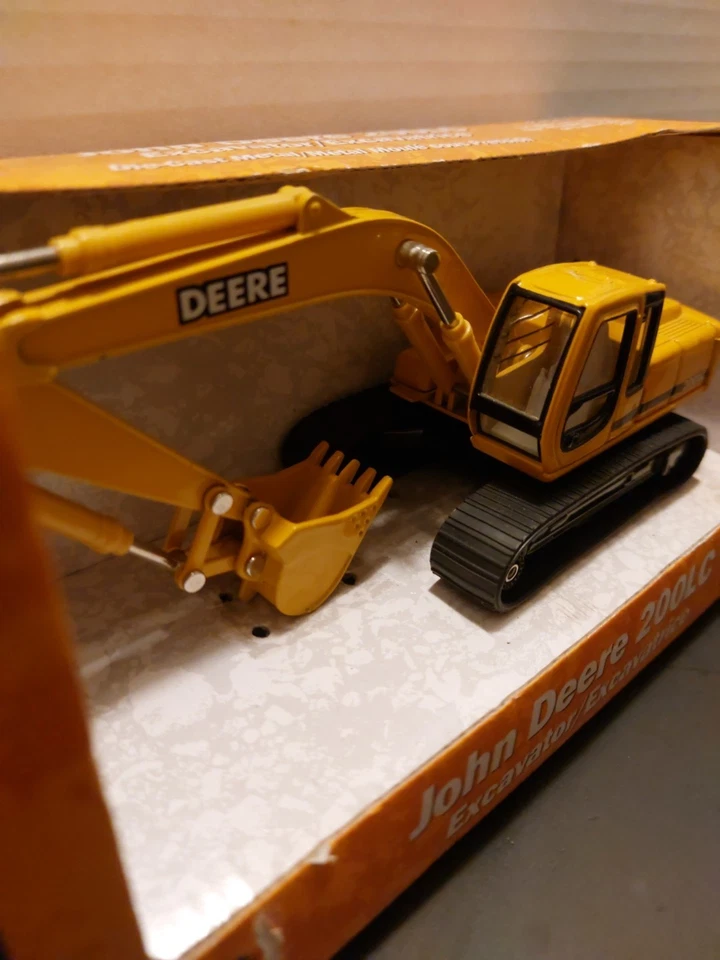Excavadora John Deere 200LC escala 1/50 ERTL 2000 modelo fundido a presión #5260 de 2001 Foto 4 de 4