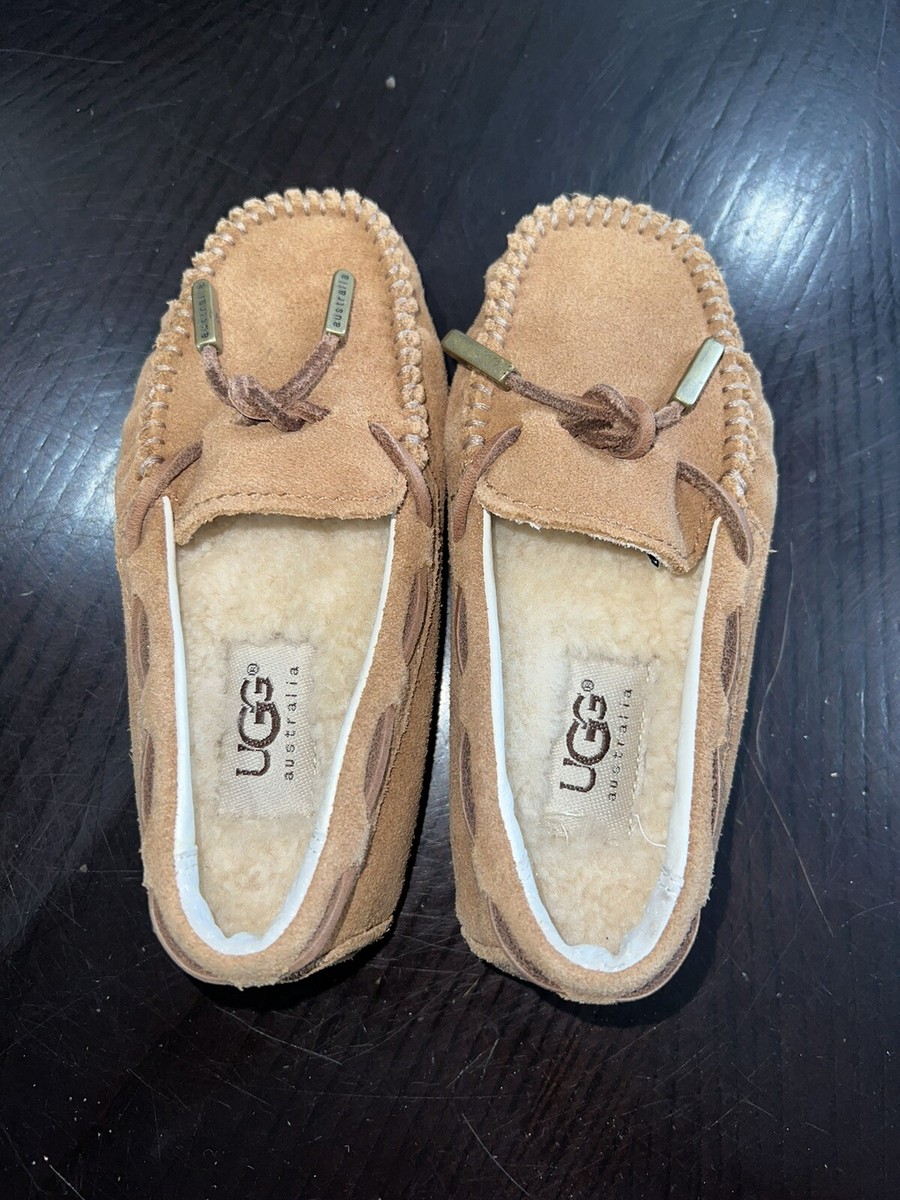 NWOB TODDLER US SIZE 10 CHESTNUT UGG DAKOTA SUEDE SHEEPSKIN MOCCASINS  SLIPPERS